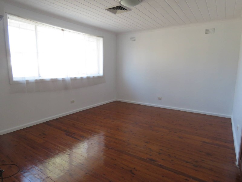 16 Mandoon Road, Girraween NSW 2145