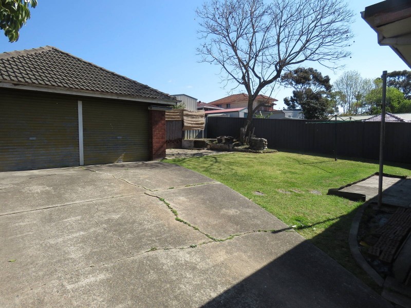 16 Mandoon Road, Girraween NSW 2145