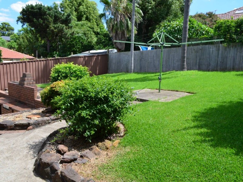 1 Lyn Place, Constitution Hill NSW 2145