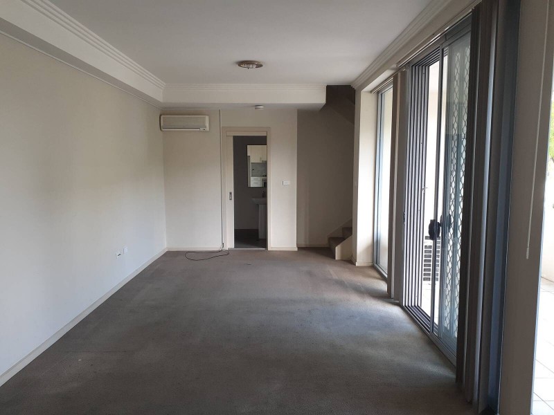 2/2A-6 Lydbrook Street, Westmead NSW 2145