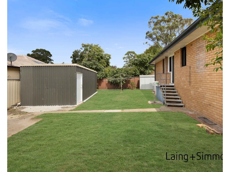 17 Lucena Crescent, Lethbridge Park NSW 2770