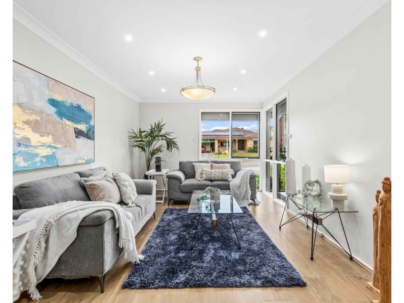 42 Maunder Avenue, Girraween NSW 2145