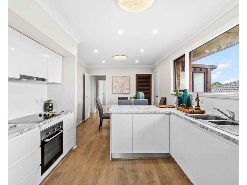 42 Maunder Avenue, Girraween NSW 2145