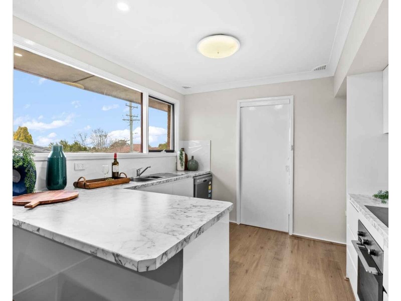 42 Maunder Avenue, Girraween NSW 2145