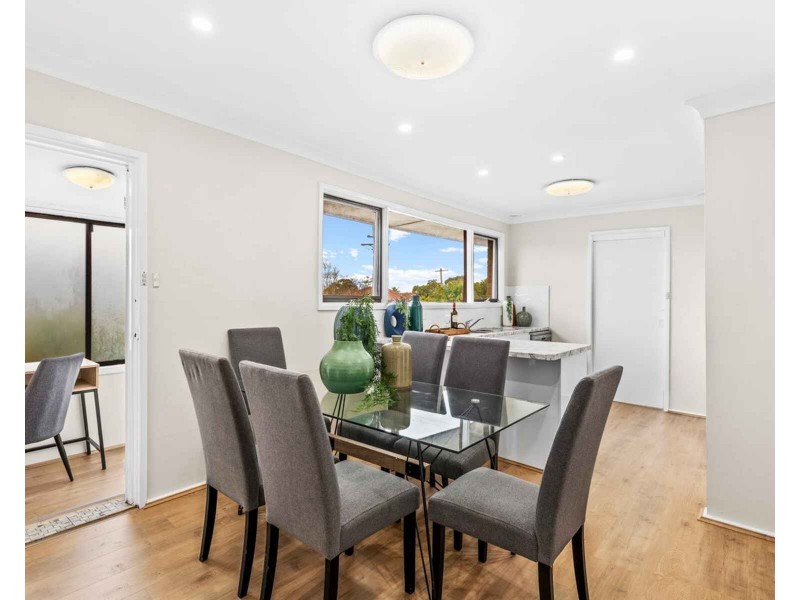 42 Maunder Avenue, Girraween NSW 2145