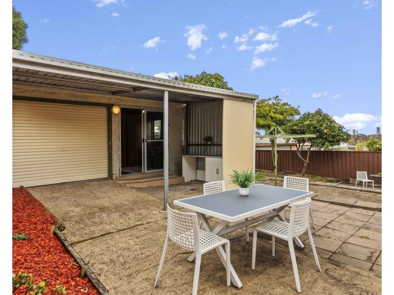 42 Maunder Avenue, Girraween NSW 2145