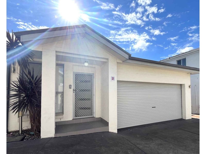 2/2 Carinya Road, Girraween NSW 2145