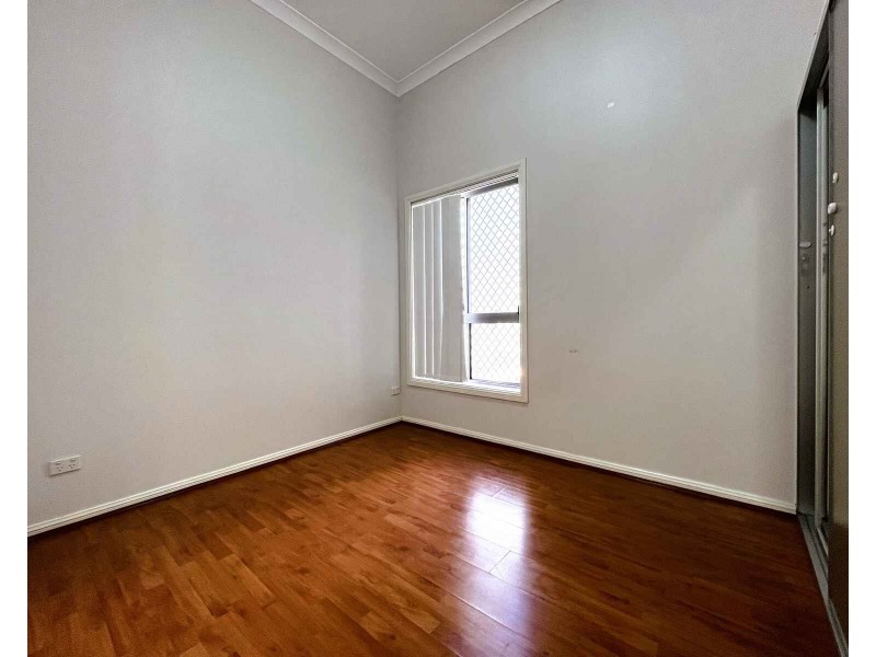 2/2 Carinya Road, Girraween NSW 2145