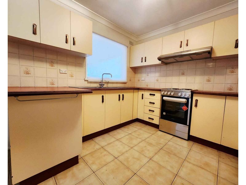 5 Pamela Place, Girraween NSW 2145