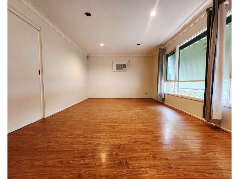 5 Pamela Place, Girraween NSW 2145