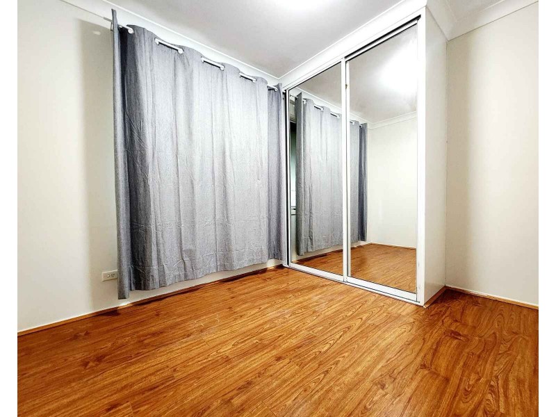 5 Pamela Place, Girraween NSW 2145