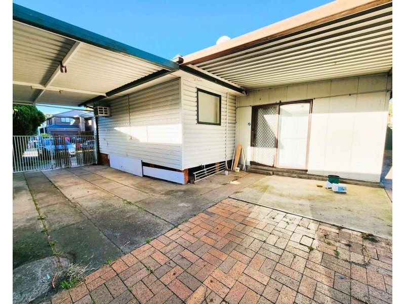 5 Pamela Place, Girraween NSW 2145