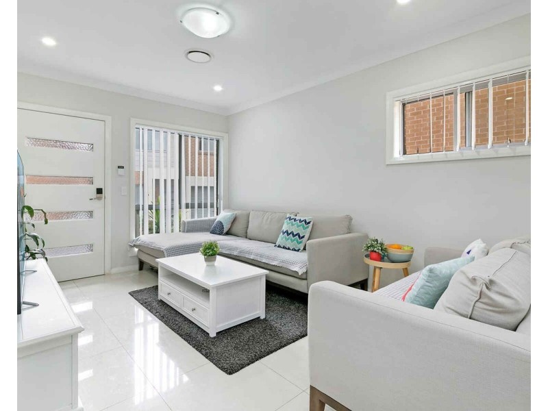 3/51-53 Cornelia Road, Toongabbie NSW 2146