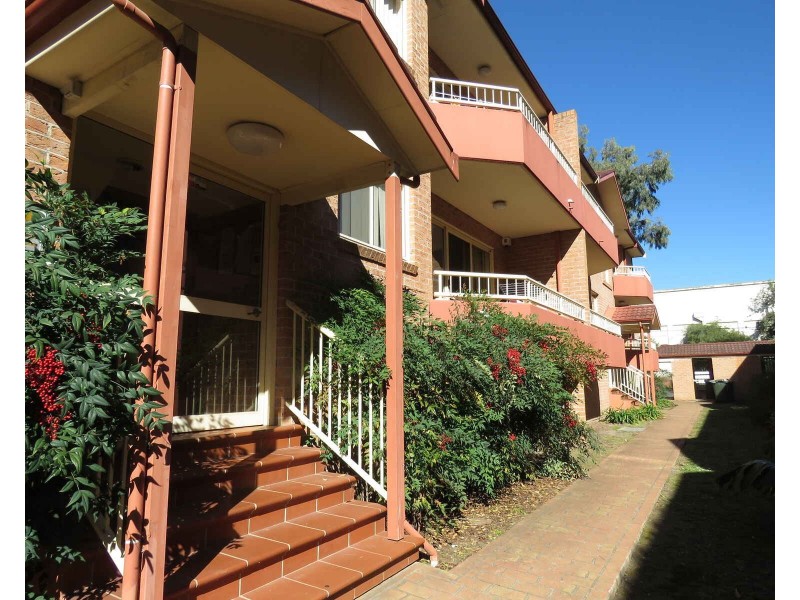 4/217 Dunmore Street, Pendle Hill NSW 2145