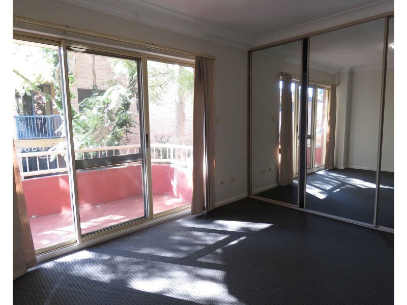 4/217 Dunmore Street, Pendle Hill NSW 2145
