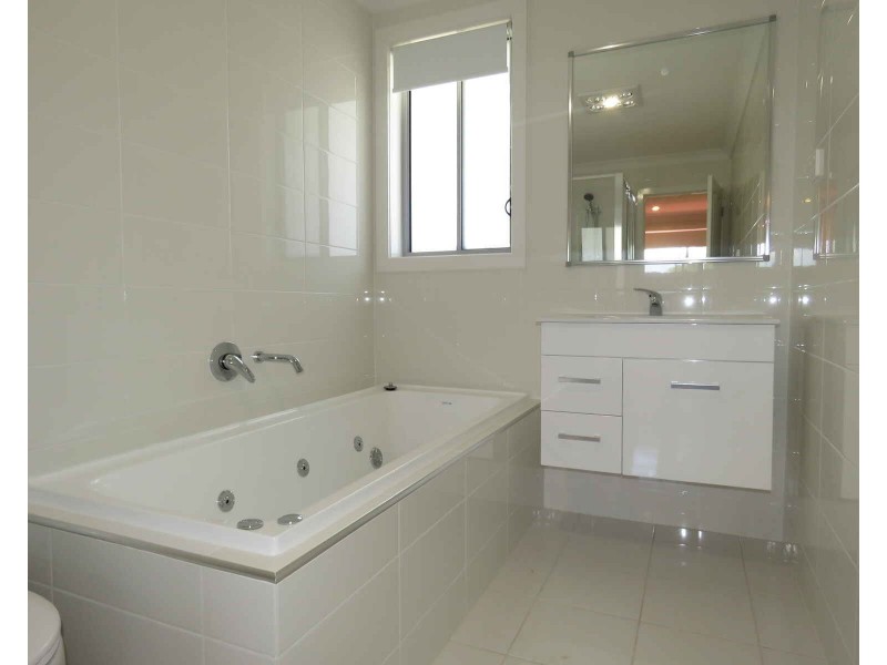 1/28 Carinya Road, Girraween NSW 2145