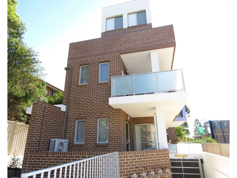 2/21 Priddle Street, Westmead NSW 2145