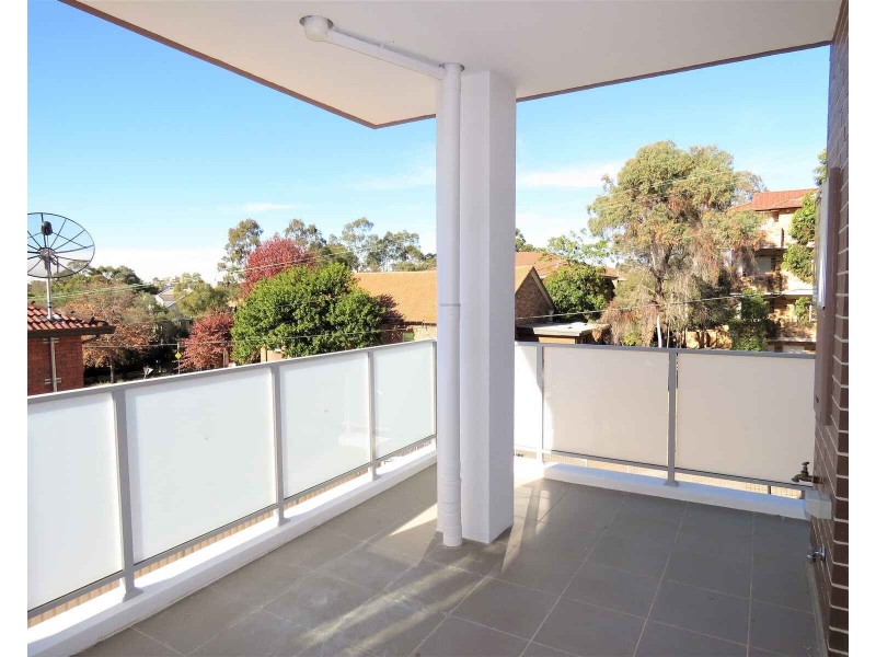 2/21 Priddle Street, Westmead NSW 2145