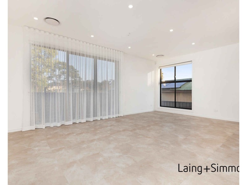 5 Oramzi Road, Girraween NSW 2145