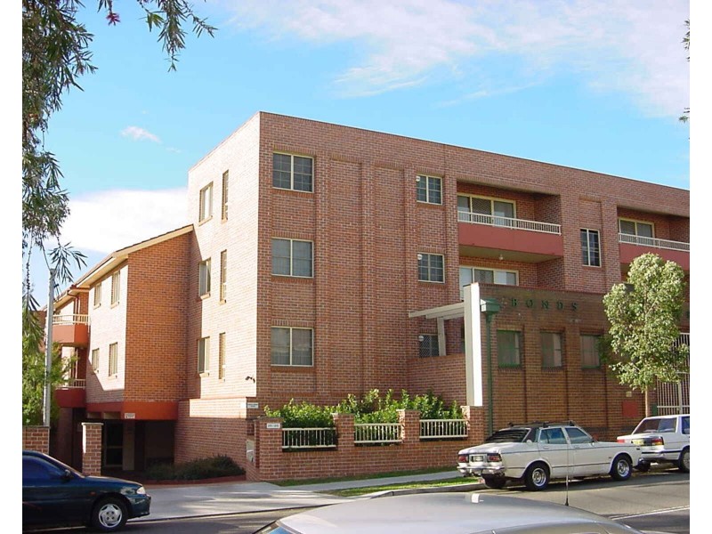 2/211-215 Dunmore Street, Wentworthville NSW 2145