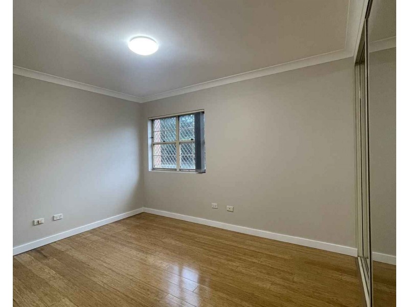 2/211-215 Dunmore Street, Wentworthville NSW 2145