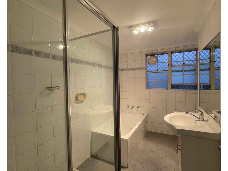 2/211-215 Dunmore Street, Wentworthville NSW 2145