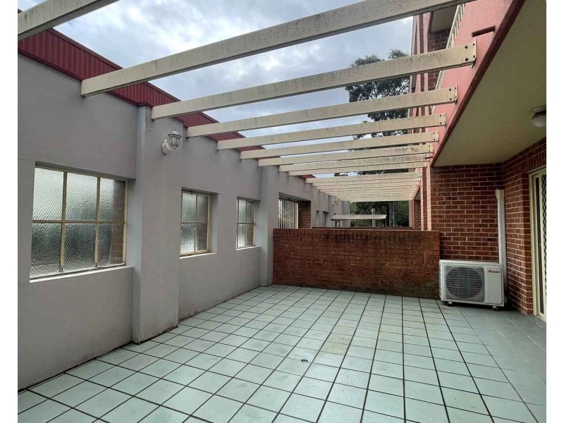 2/211-215 Dunmore Street, Wentworthville NSW 2145