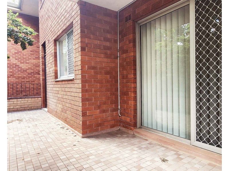 8/35 Crown Street, Granville NSW 2142