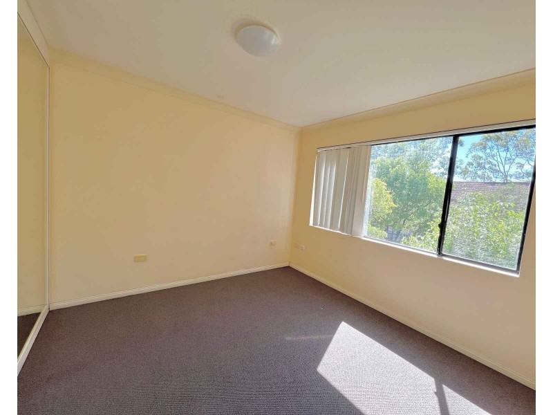 8/66 Stapleton Street, Pendle Hill NSW 2145