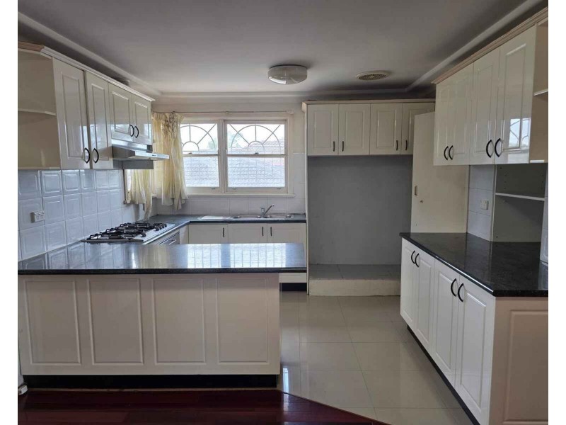 18 Lyle Street, Girraween NSW 2145