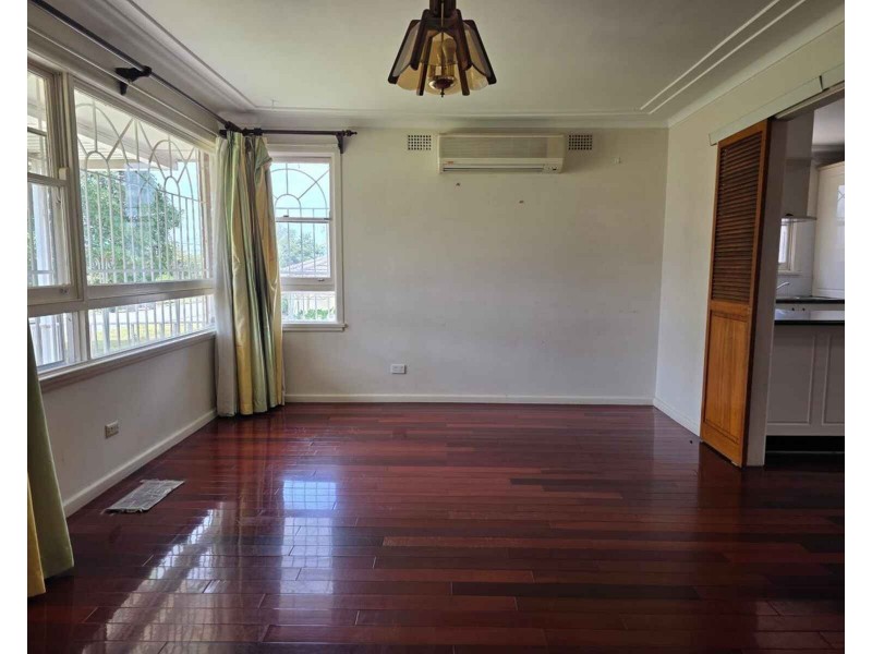 18 Lyle Street, Girraween NSW 2145