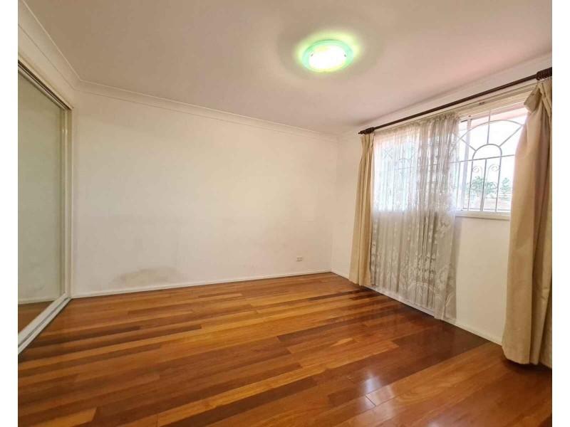 18 Lyle Street, Girraween NSW 2145