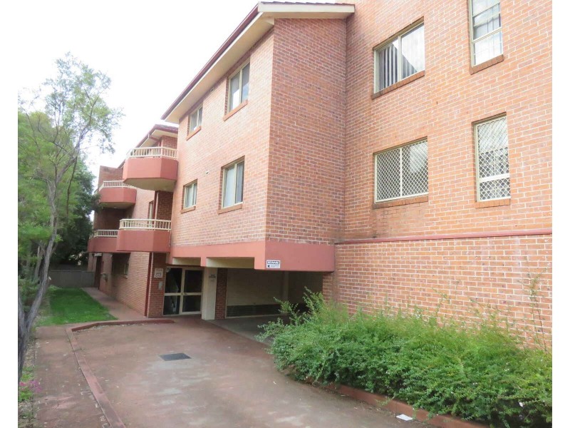 10/211-215 Dunmore Street, Wentworthville NSW 2145