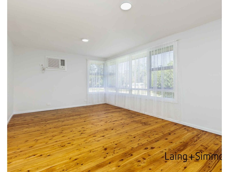 11 Lodge Avenue, Old Toongabbie NSW 2146