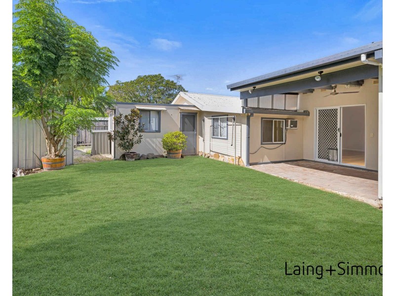 11 Lodge Avenue, Old Toongabbie NSW 2146