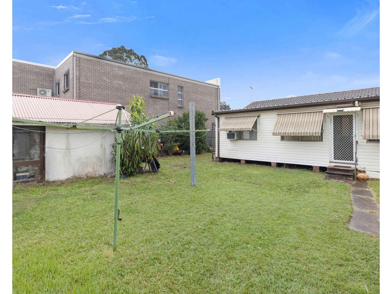 8 Lucerne Avenue, South Wentworthville NSW 2145