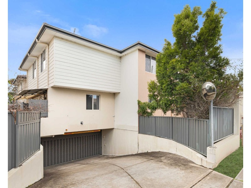 10/217 Targo Road, Girraween NSW 2145