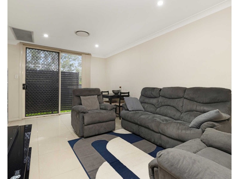 10/217 Targo Road, Girraween NSW 2145