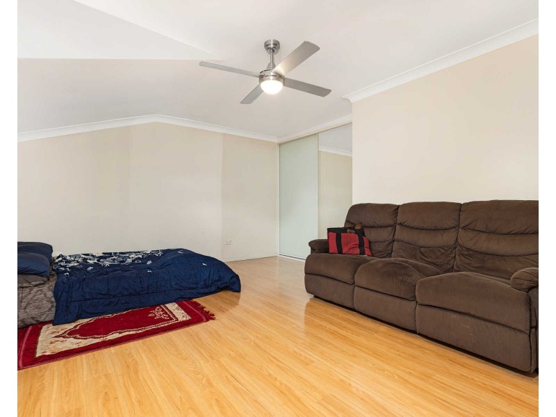 10/217 Targo Road, Girraween NSW 2145