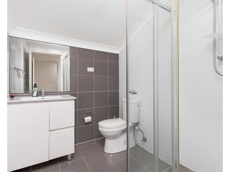 10/217 Targo Road, Girraween NSW 2145