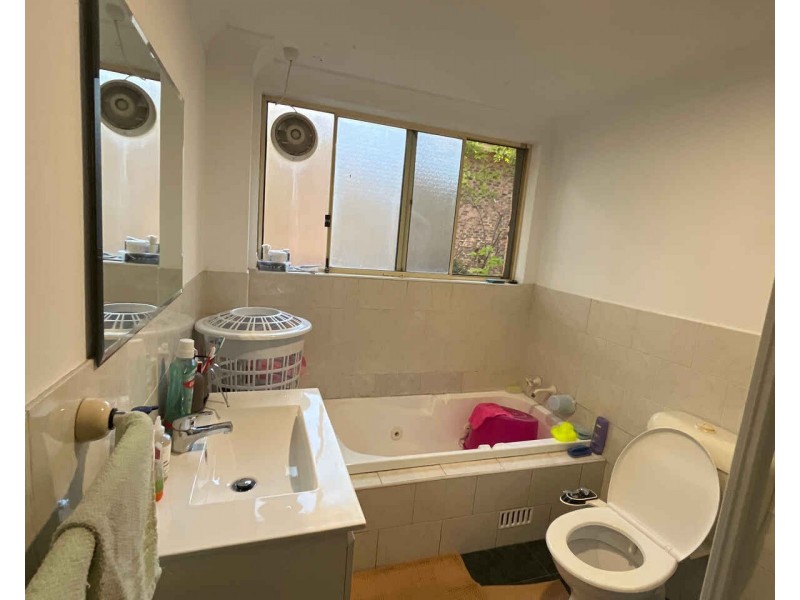 1/221 Dunmore Street, Wentworthville NSW 2145