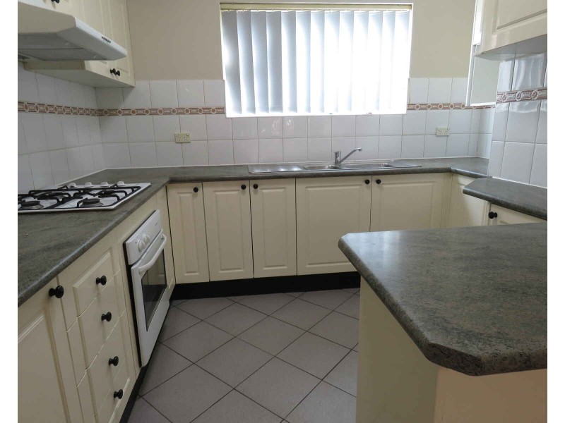 8/211-215 Dunmore Street, Wentworthville NSW 2145