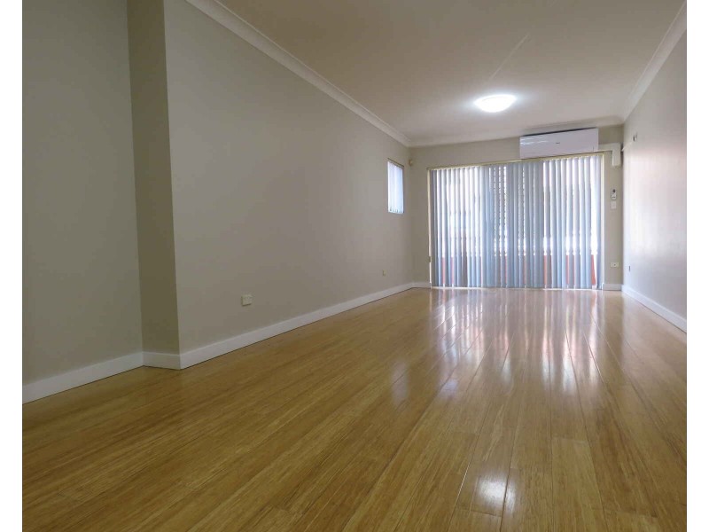 8/211-215 Dunmore Street, Wentworthville NSW 2145