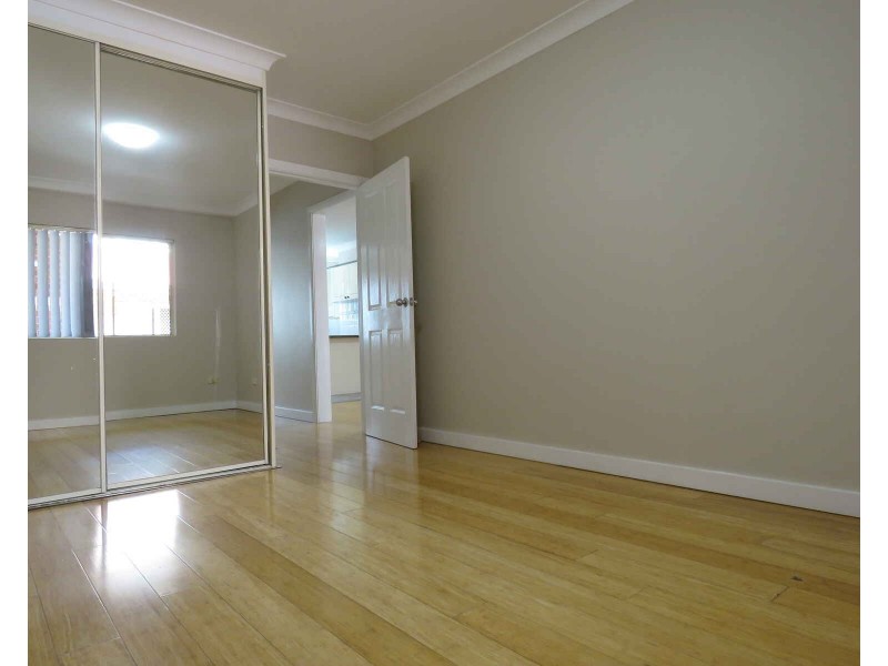8/211-215 Dunmore Street, Wentworthville NSW 2145
