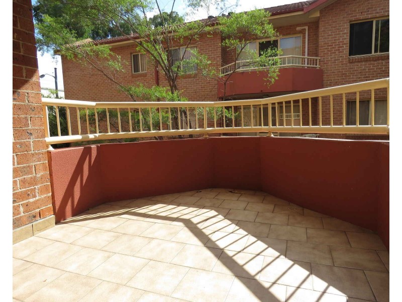 8/211-215 Dunmore Street, Wentworthville NSW 2145