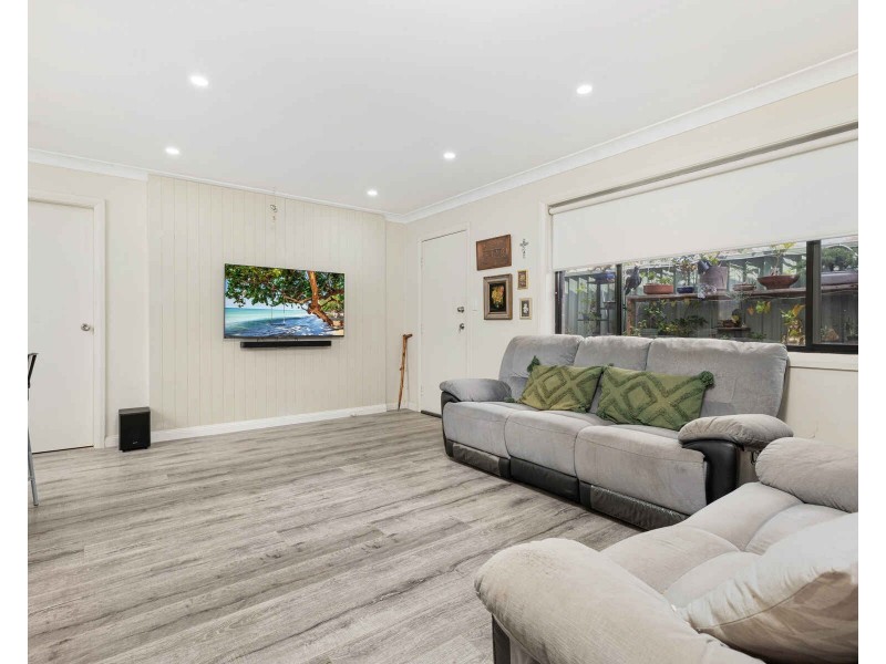 13 Pendle Way, Pendle Hill NSW 2145