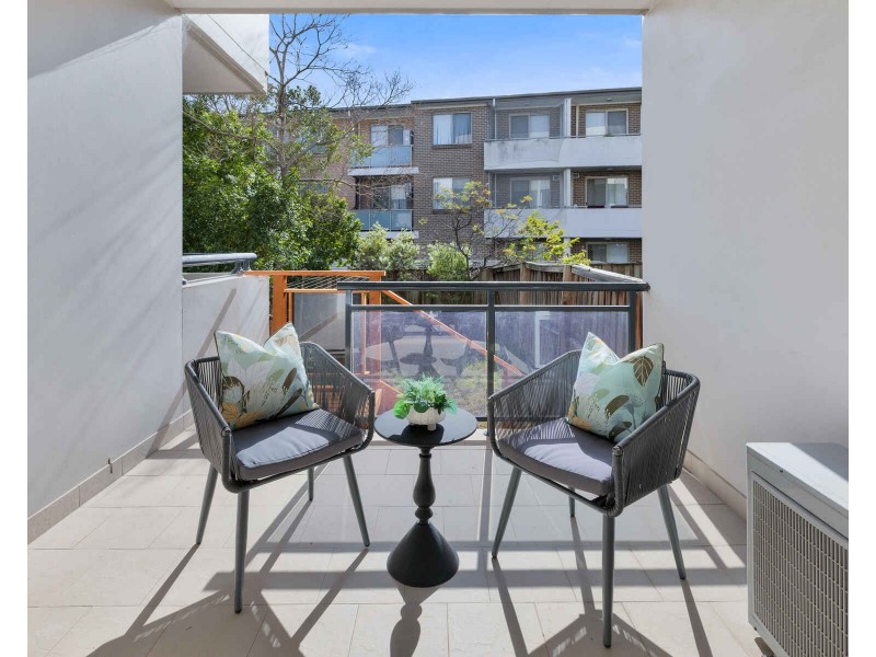2/8-10 Lydbrook Street, Westmead NSW 2145