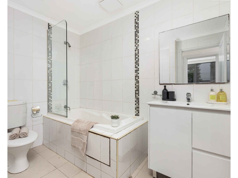 2/8-10 Lydbrook Street, Westmead NSW 2145