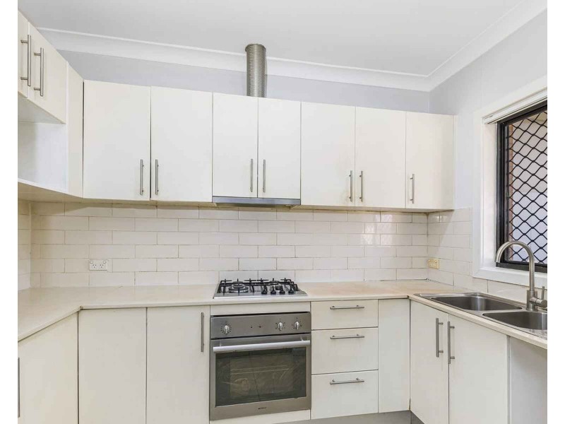2/36 Carinya Road, Girraween NSW 2145