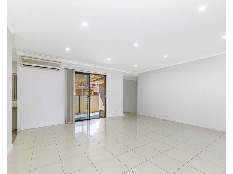 2/36 Carinya Road, Girraween NSW 2145